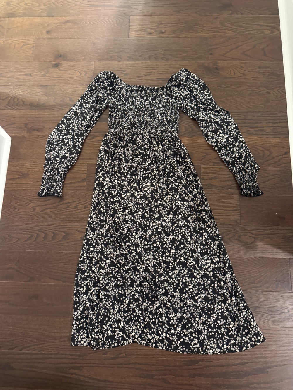 Missguided Black Long-Sleeve Floral Midi Dress